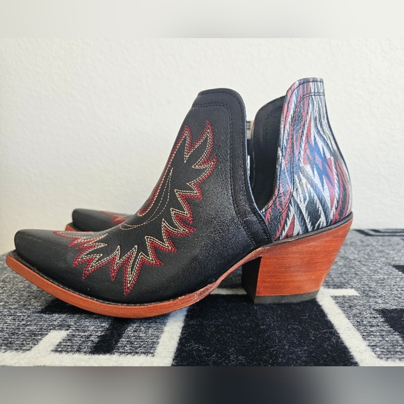 Ariat Shoes - Ariat Dixon Chimayo Ankle Boots